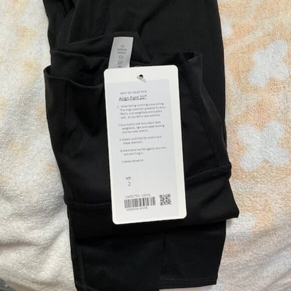NWT Lululemon Align Pants, Black, Size 2 - Picture 3 of 3